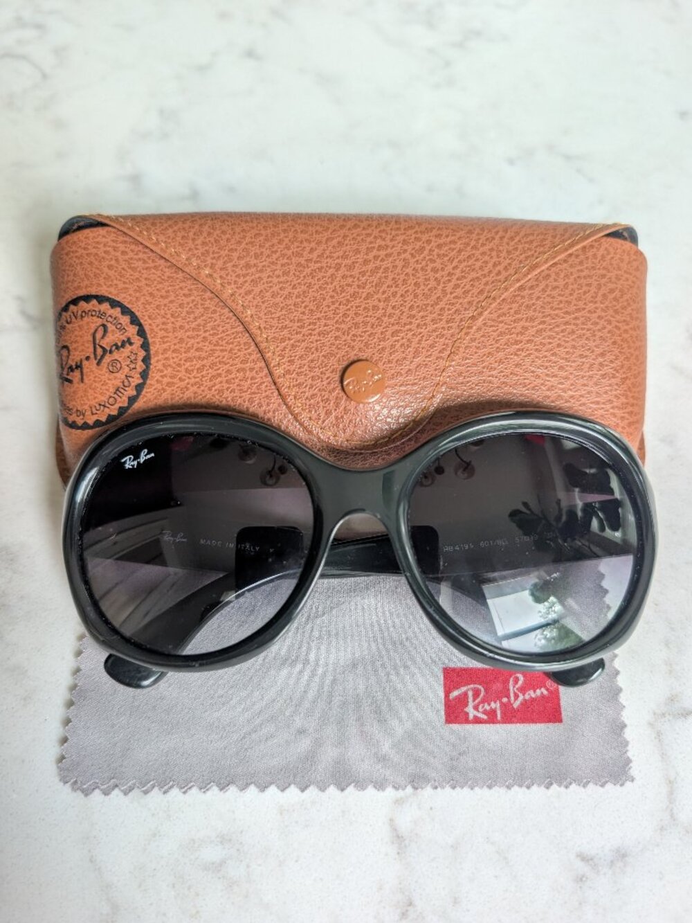 Ray-Ban RB4191 Non-Polarized Sunglasses with case & cleaning cloth